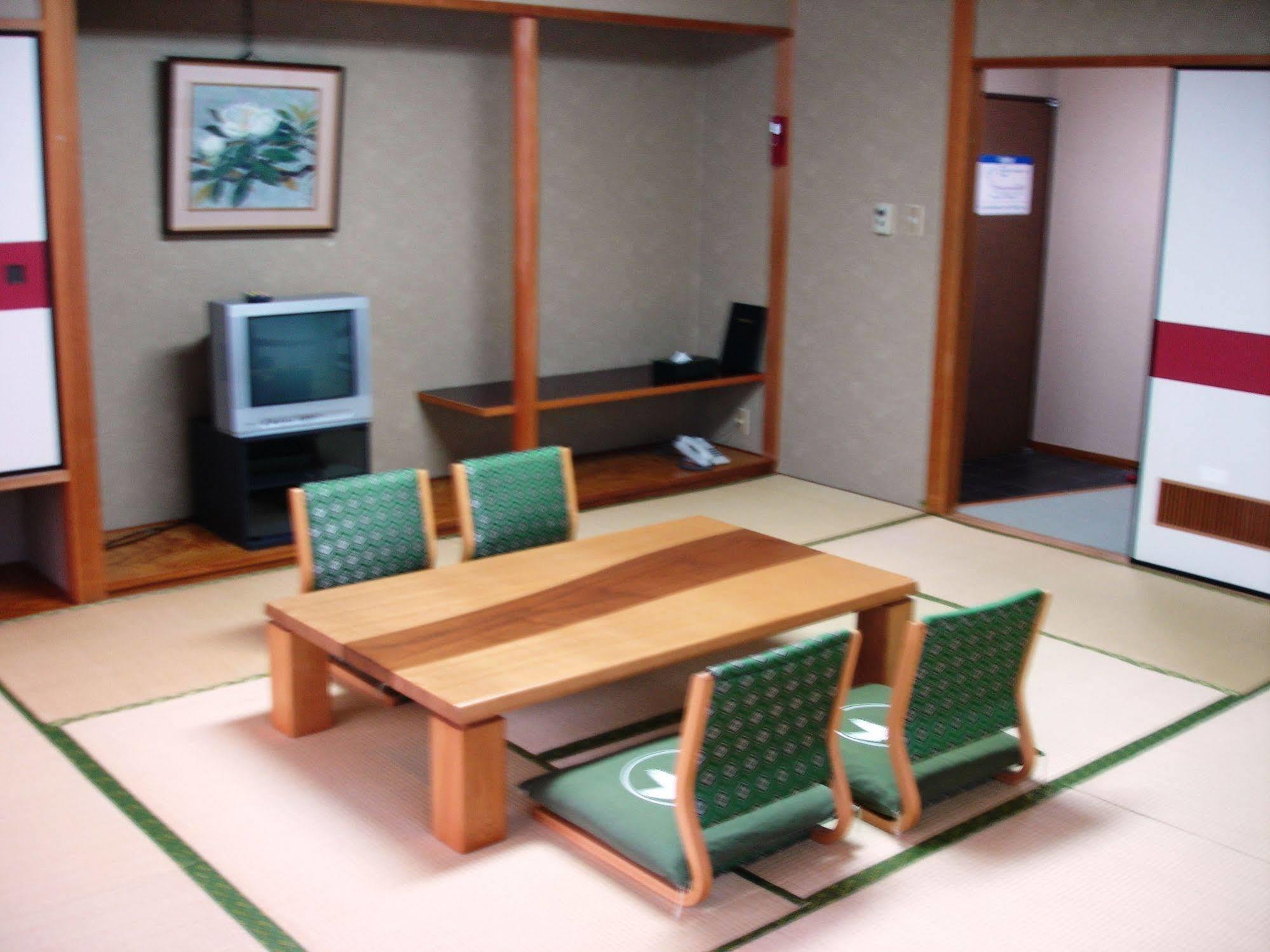 Awanosho Hotell Miyoshi  Exteriör bild